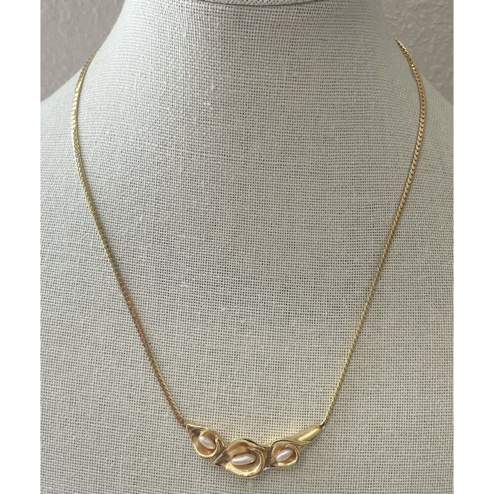 Vintage Gold Tone Pearl Calla Lilly Elegant Necklace